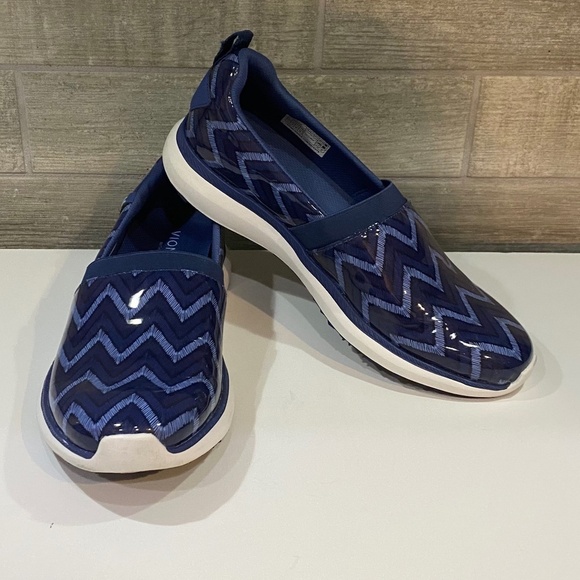 Vionic Fiona‎ Pro Slip On Slip Resistant Shoes in Navy Chevron Size 8 - Picture 1 of 12